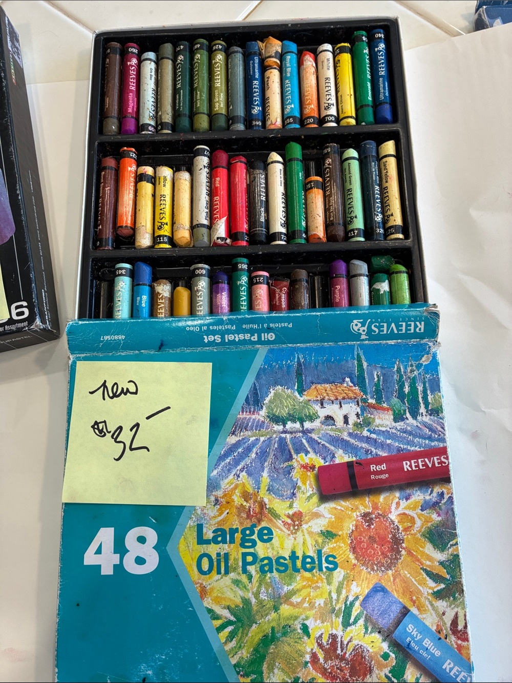 Paint collection - Picture 4 of 8